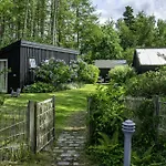 Architect-designed By Forest Ferienhaus *